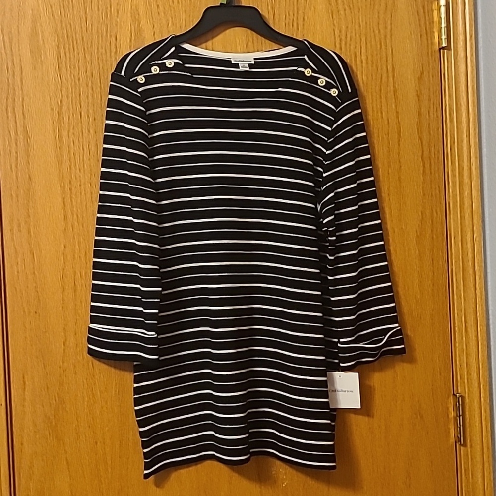 NWT Croft & Barrow Black and White Top Size‎ Medium